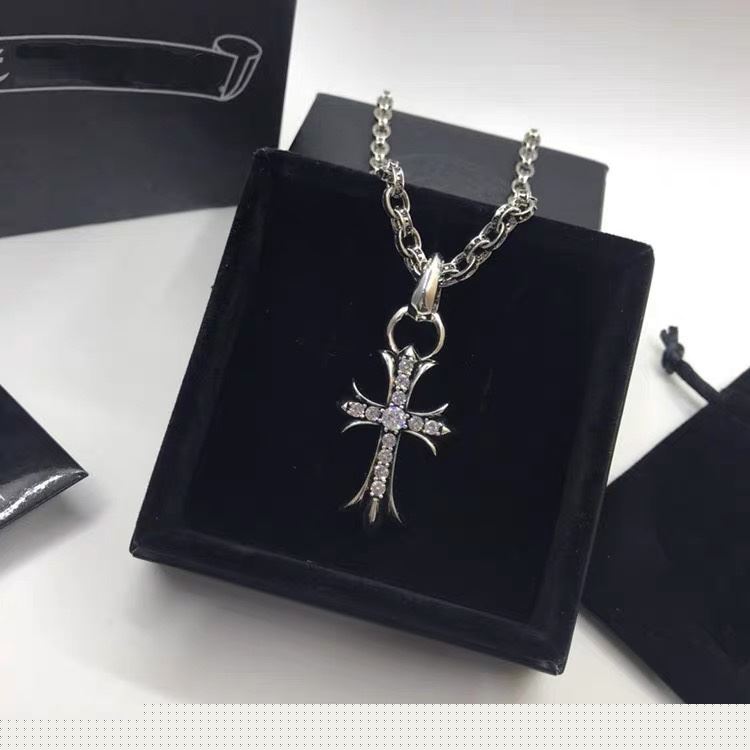 Ch**me He**ts necklaces